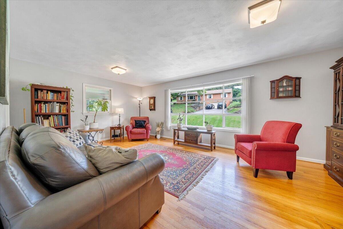 5920 Brahma Road Roanoke, VA 24018 - Photo 7 of 77 007-MIB08100-R5