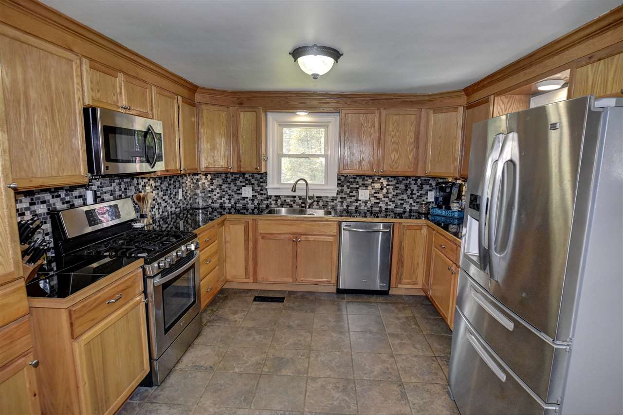 217 Chandler Road Hartford, VT 05001 - Photo 4 of 26 Gallery Image 4