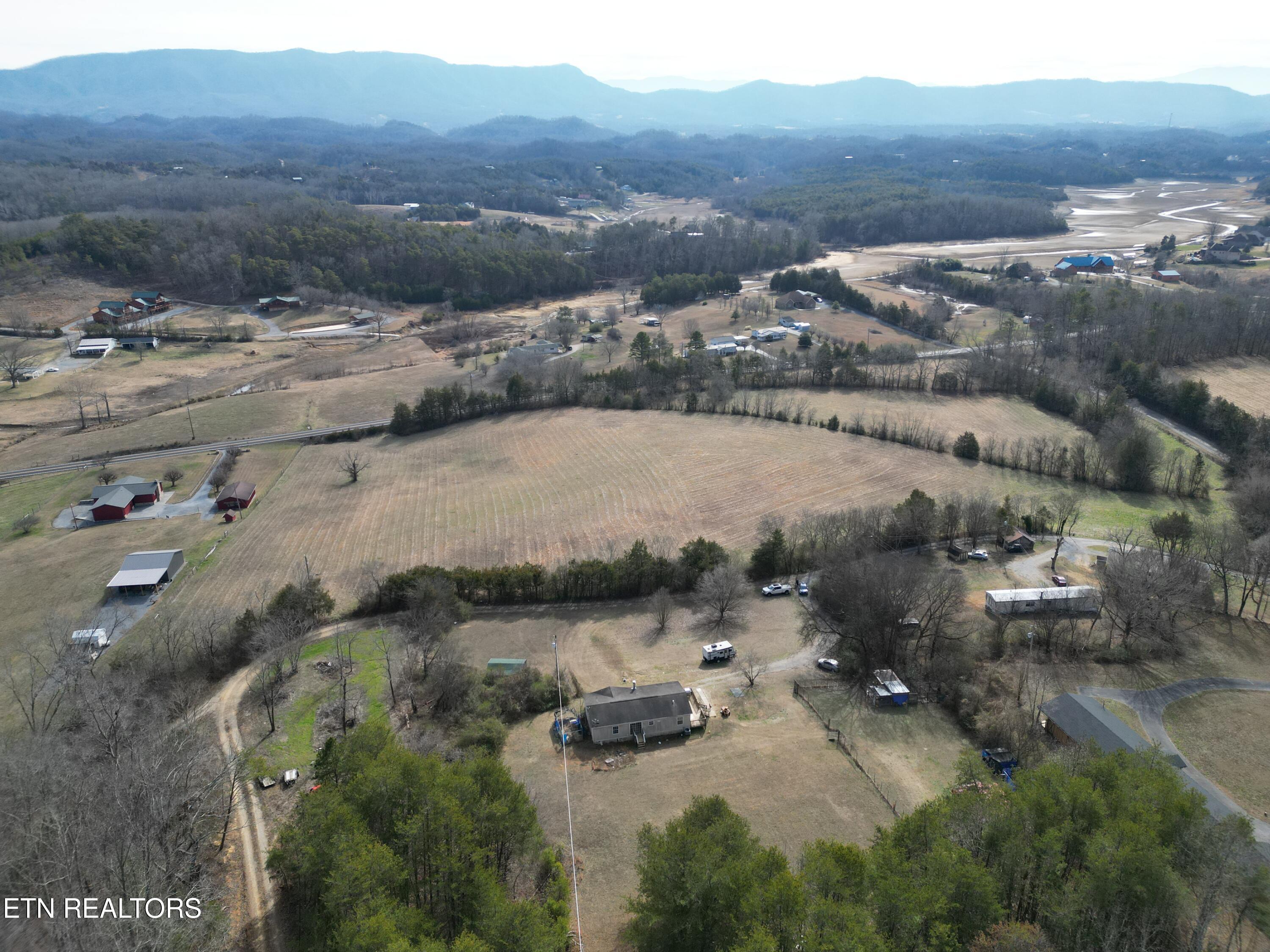 320 Hance Way Dandridge, TN 37725 - Photo 28 of 51 DJI_0036