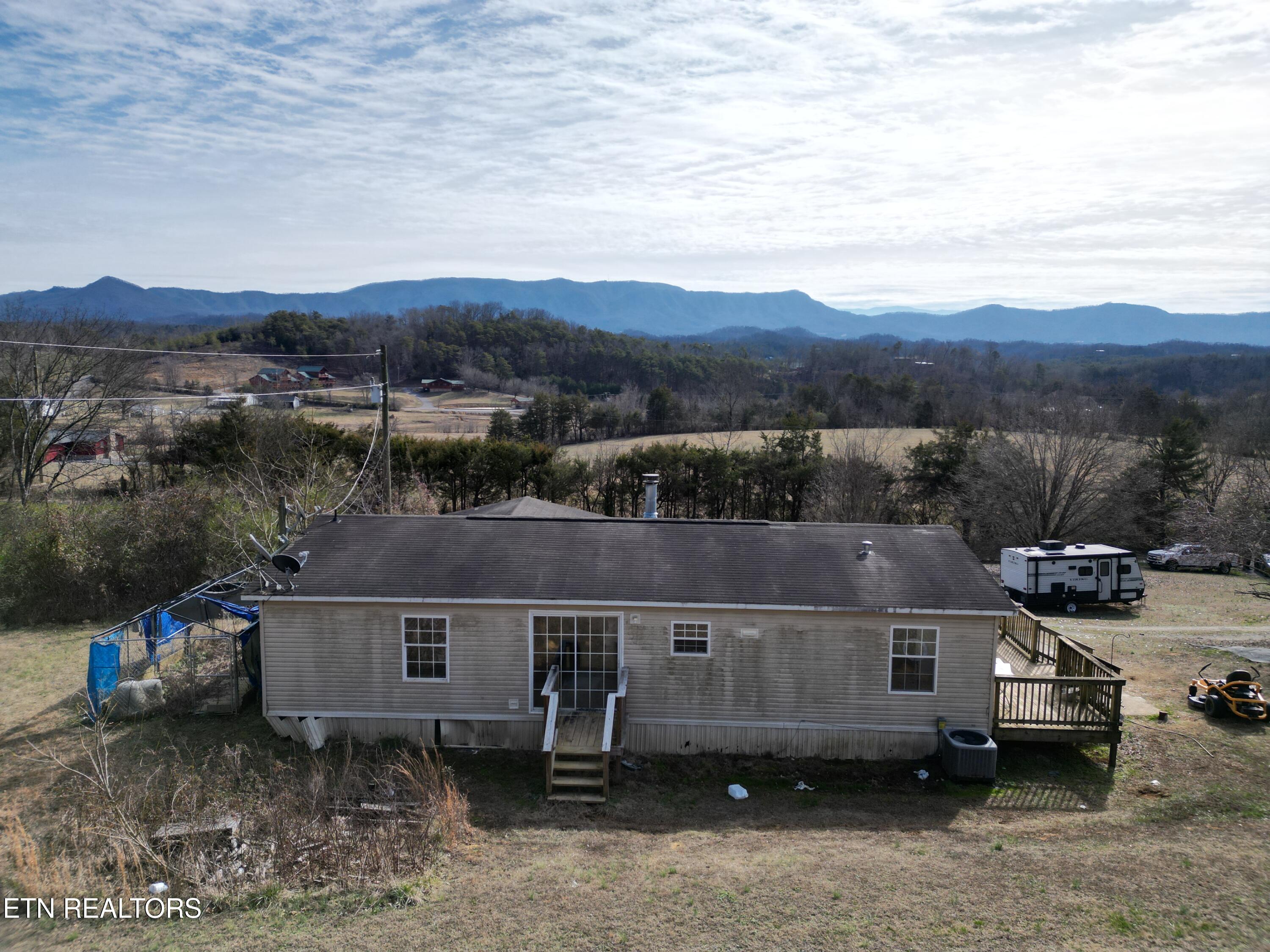320 Hance Way Dandridge, TN 37725 - Photo 3 of 51 DJI_0053