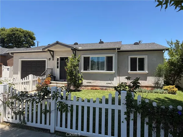 $1,649,000 | 17343 Martha Street, Encino, CA 91316