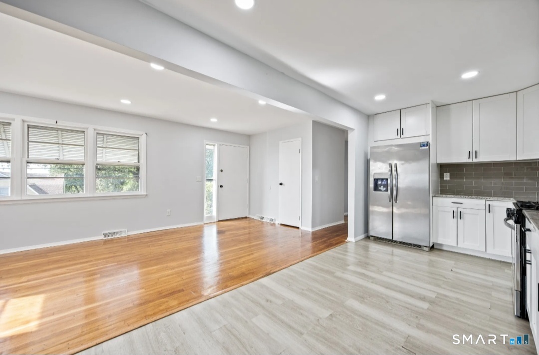 456 North Walnut Street Waterbury, CT 06704 - Photo 5 of 6