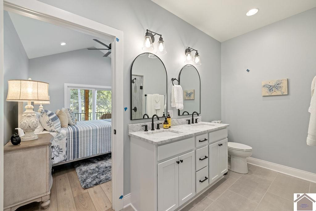 753 Eagle Point Drive Grand Rivers, KY 42045 - Photo 11 of 42 Primary bathroom