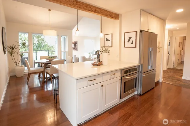 $400,000 | 2510 West Bertona Street, Unit 428, Seattle, WA 98199