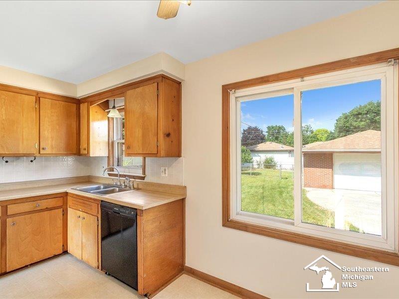 7850 Harding Street Taylor, MI 48180 - Photo 14 of 38