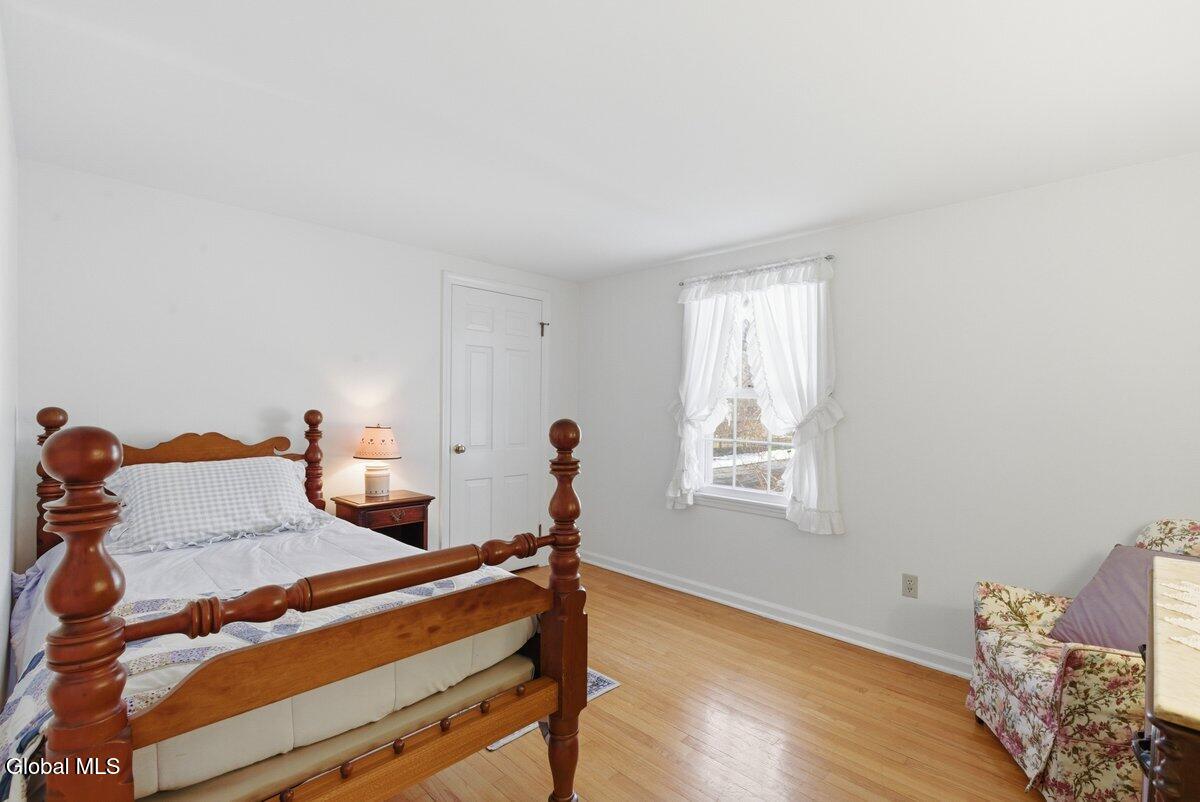 27 Wexford Road Bethlehem, NY 12054 - Photo 29 of 79 028_MW2_3845