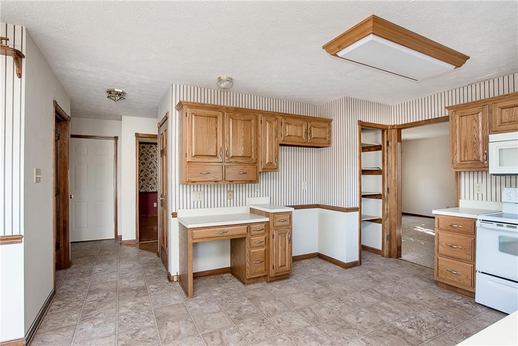 1062 Oak Leaf Road Franklin, IN 46131 - Photo 11 of 24 Gallery Image 11