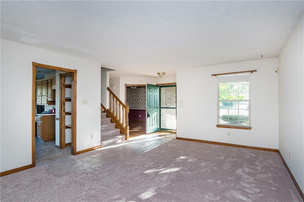 1062 Oak Leaf Road Franklin, IN 46131 - Photo 3 of 24 Gallery Image 3