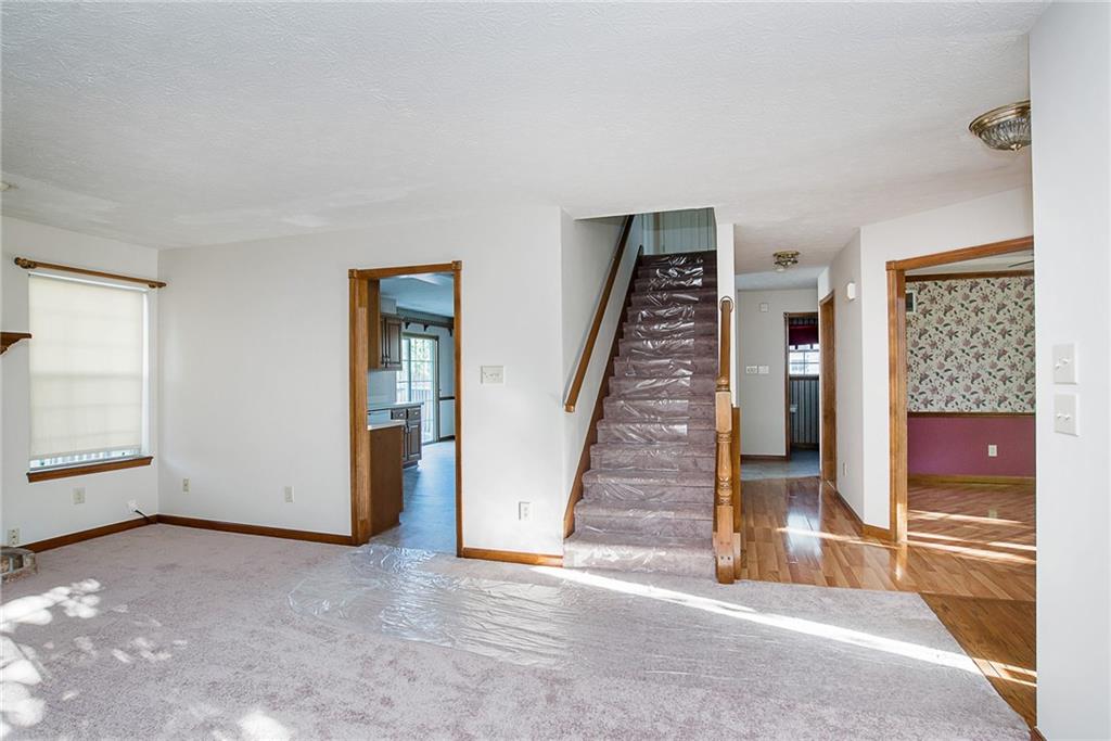 1062 Oak Leaf Road Franklin, IN 46131 - Photo 4 of 24 Gallery Image 4