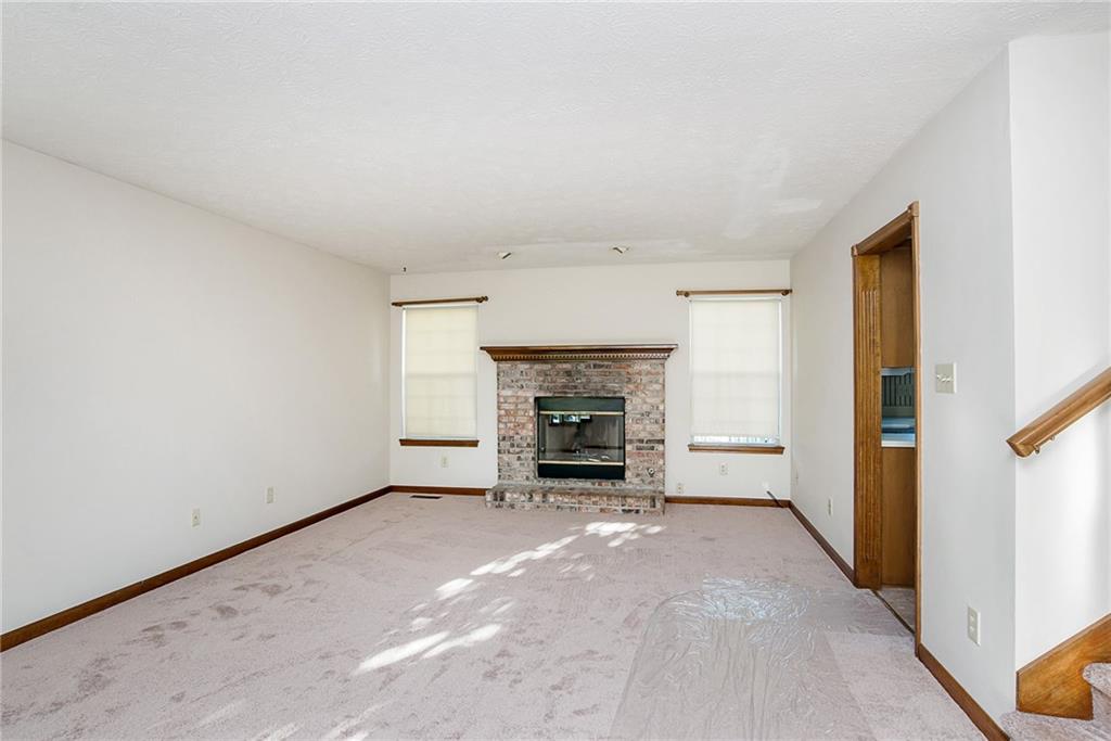 1062 Oak Leaf Road Franklin, IN 46131 - Photo 5 of 24 Gallery Image 5