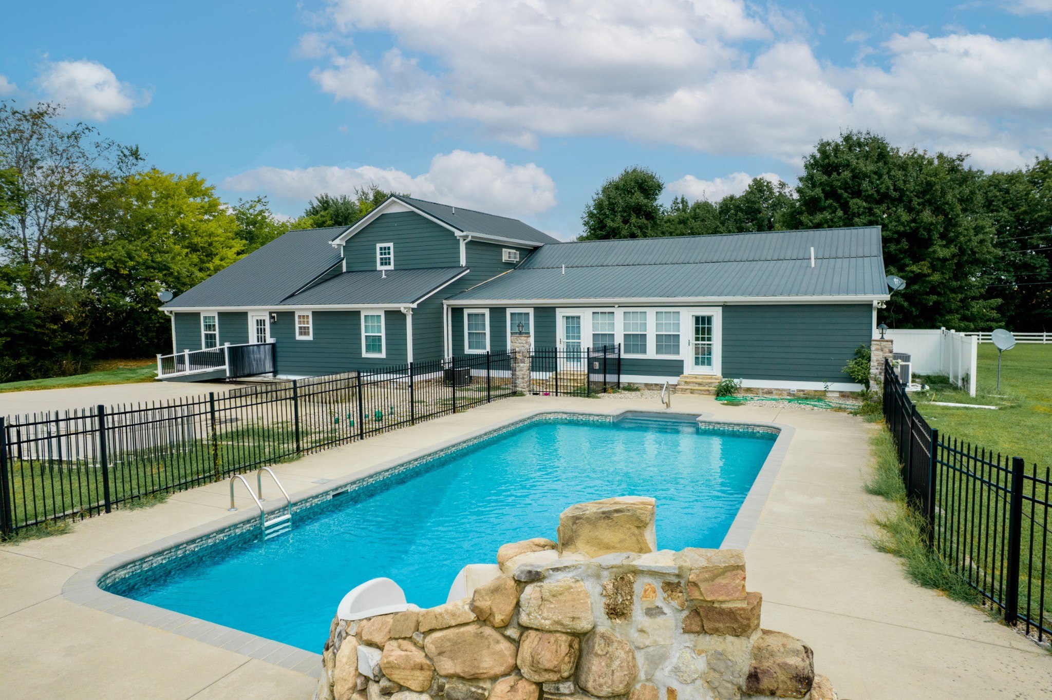6931 Cowan Road Springfield, TN 37172 - Photo 2 of 72