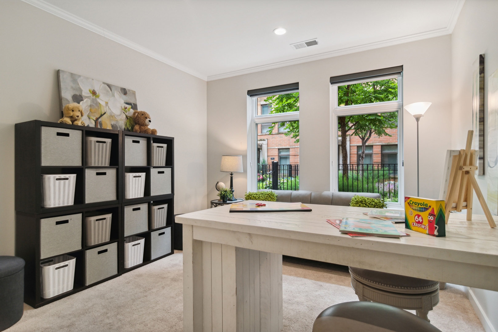 1648 South Prairie Avenue, Unit 4 Chicago, IL 60616 - Photo 28 of 30 a room with furniture and window