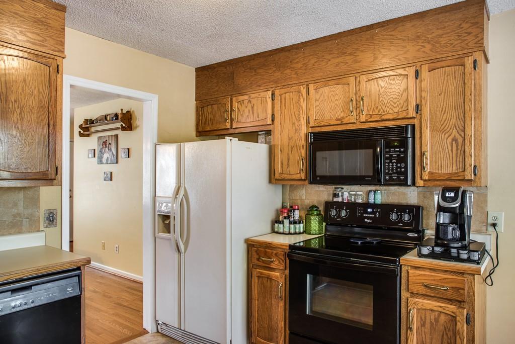 12 Fox Ridge Drive Granite Falls, NC 28630 - Photo 11 of 31 Gallery Image 11