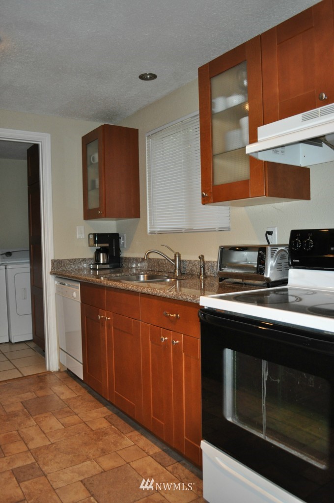 11626 Southeast 164th Street Renton, WA 98058 - Photo 5 of 11 Gallery Image 5