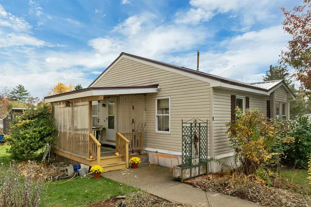 $210,000 | 9 Duke Lane, Concord, NH 03303