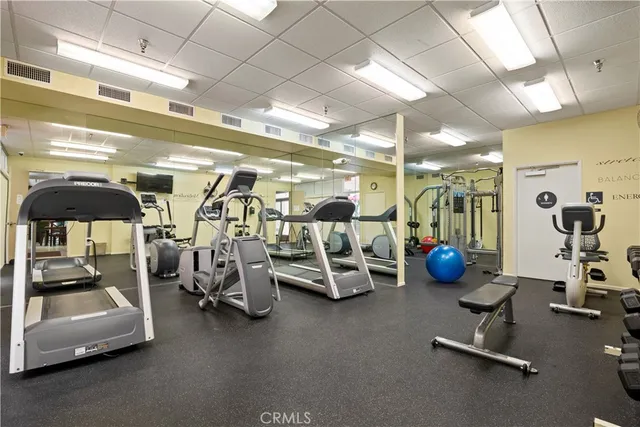 $2,850 | 5325 Newcastle Avenue, Unit 240, Encino, CA 91316