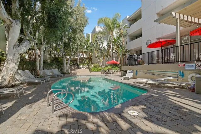 $2,850 | 5325 Newcastle Avenue, Unit 240, Encino, CA 91316