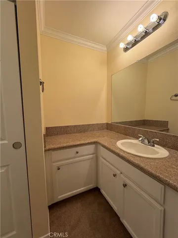 $2,850 | 5325 Newcastle Avenue, Unit 240, Encino, CA 91316