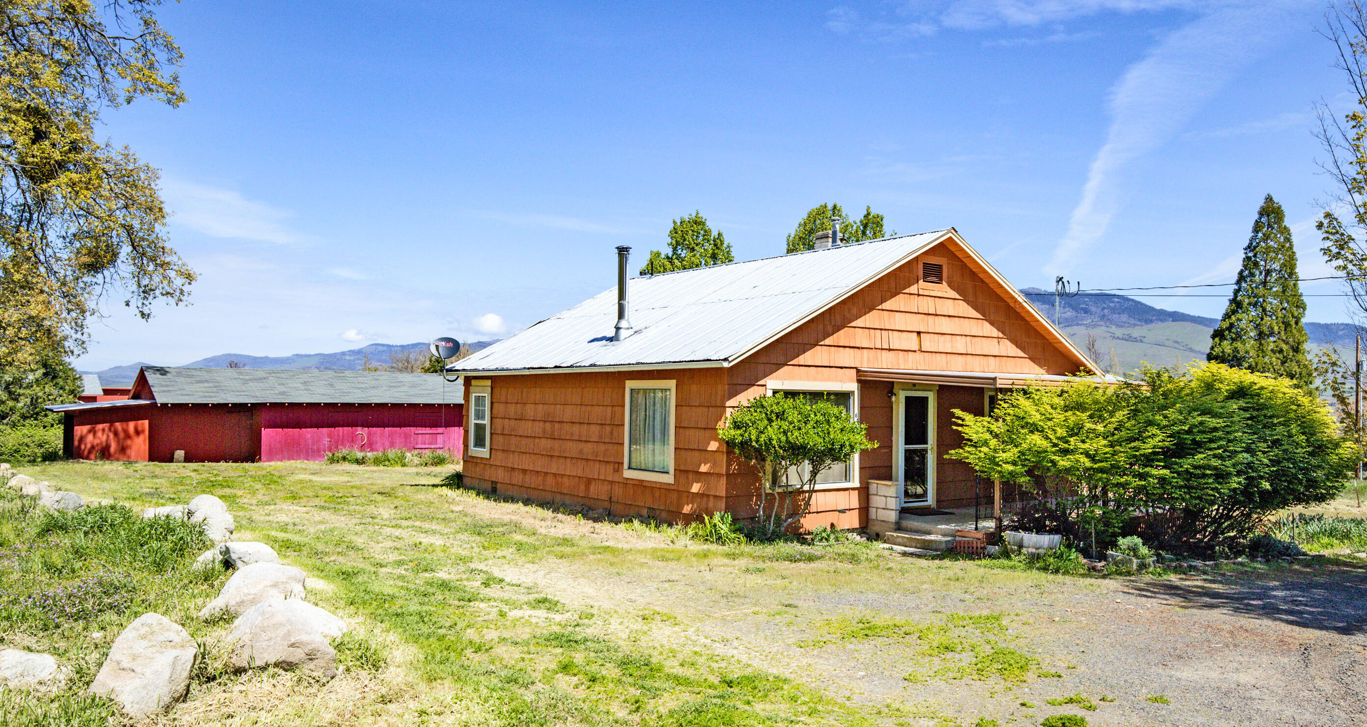 647 Crowson Road Ashland, OR 97520 - Photo 1 of 12 1