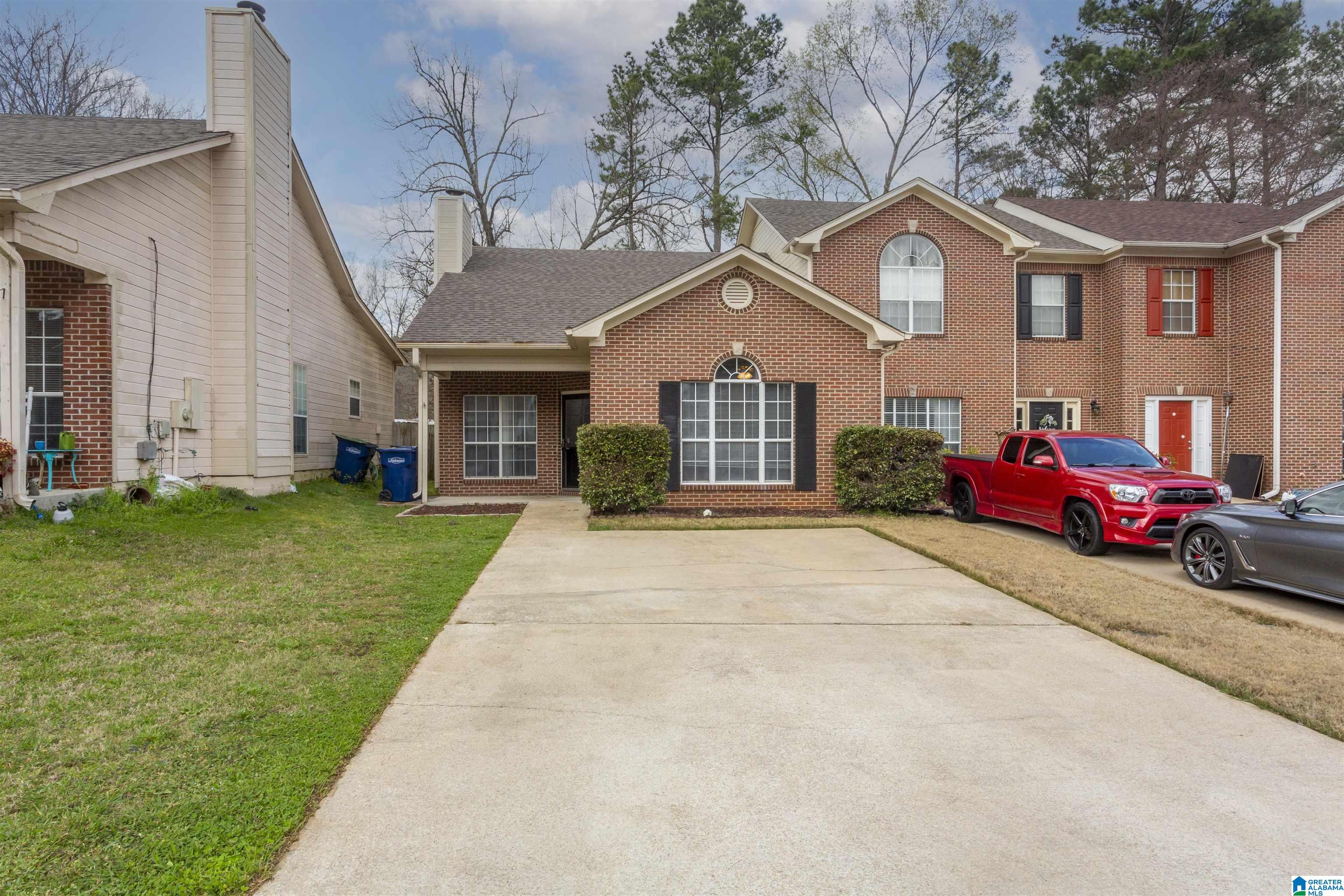 125 Timberleaf Circle Alabaster, AL 35007 - Photo 2 of 26