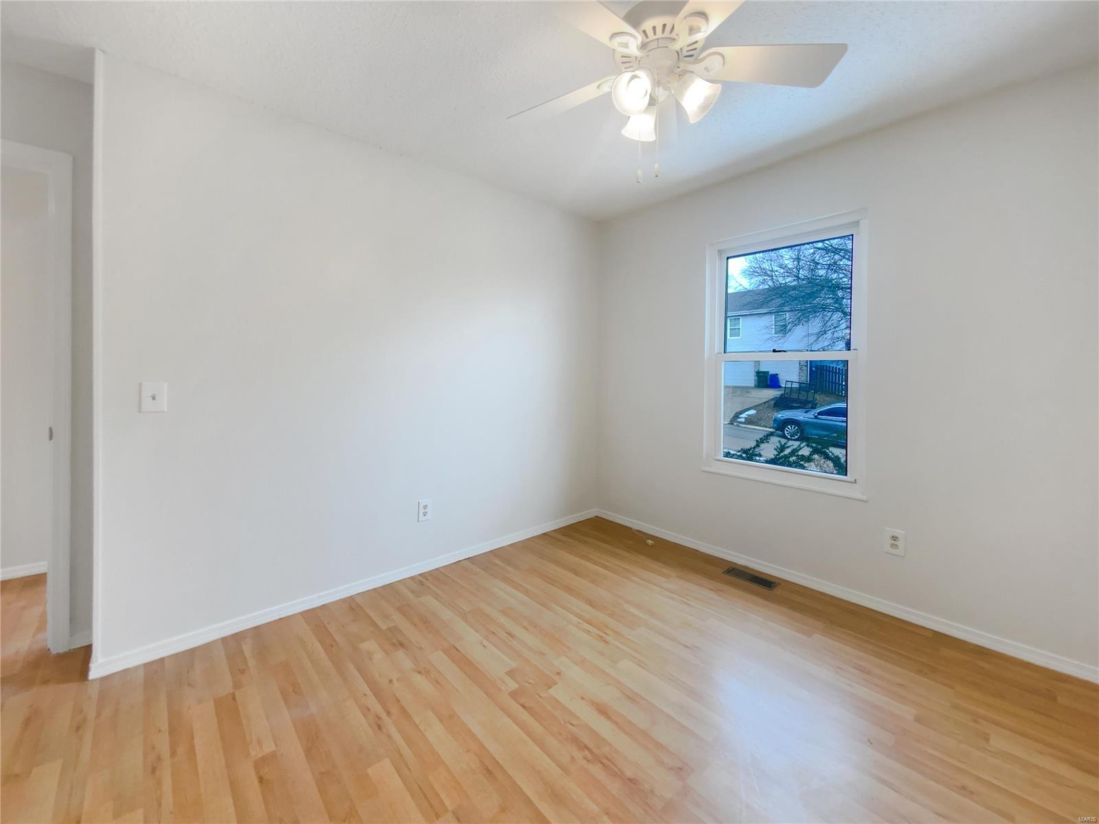 5344 Belmont Drive High Ridge, MO 63049 - Photo 4 of 19