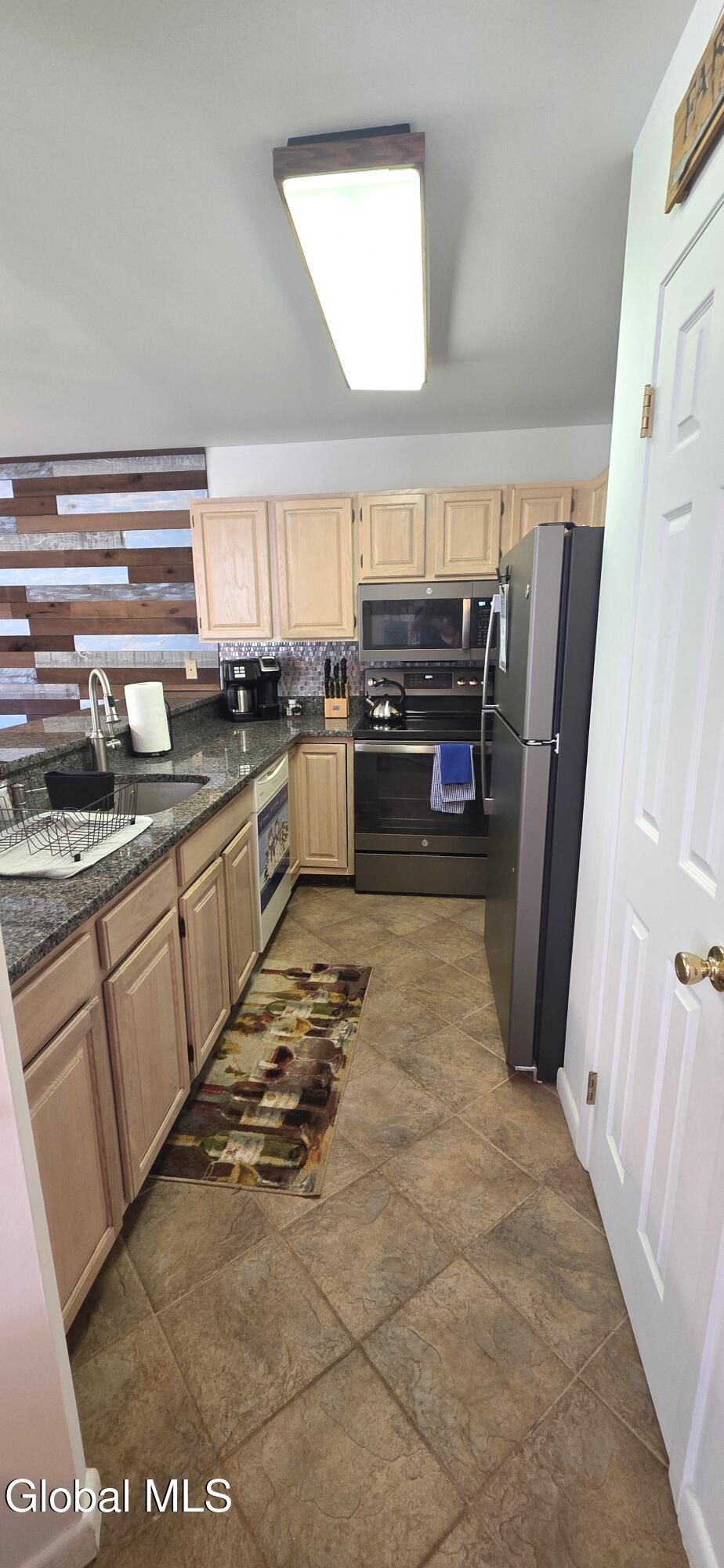 274 Brooksburg Road, Unit 35 Hensonville, NY 12439 - Photo 21 of 29 20260529_092410