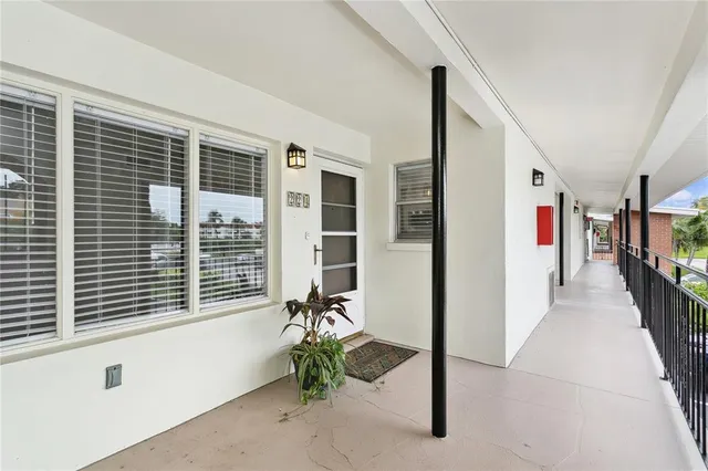 a view of livingroom with furniture and windows