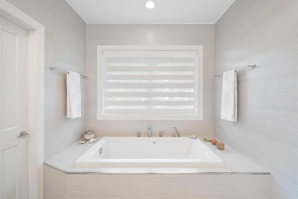 164 West Mashta Drive Key Biscayne, FL 33149 - Photo 24 of 39