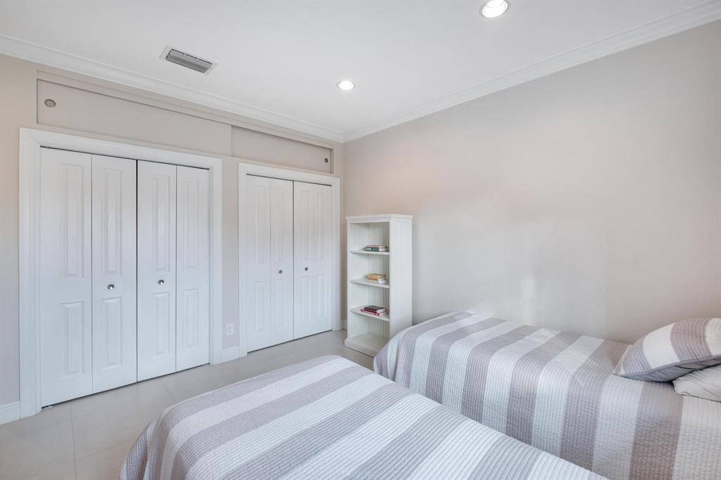 164 West Mashta Drive Key Biscayne, FL 33149 - Photo 27 of 39