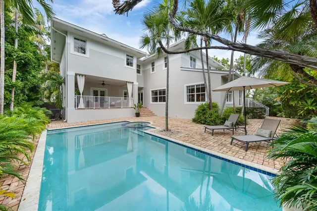 $5,495,000 | 164 West Mashta Drive, Key Biscayne, FL 33149