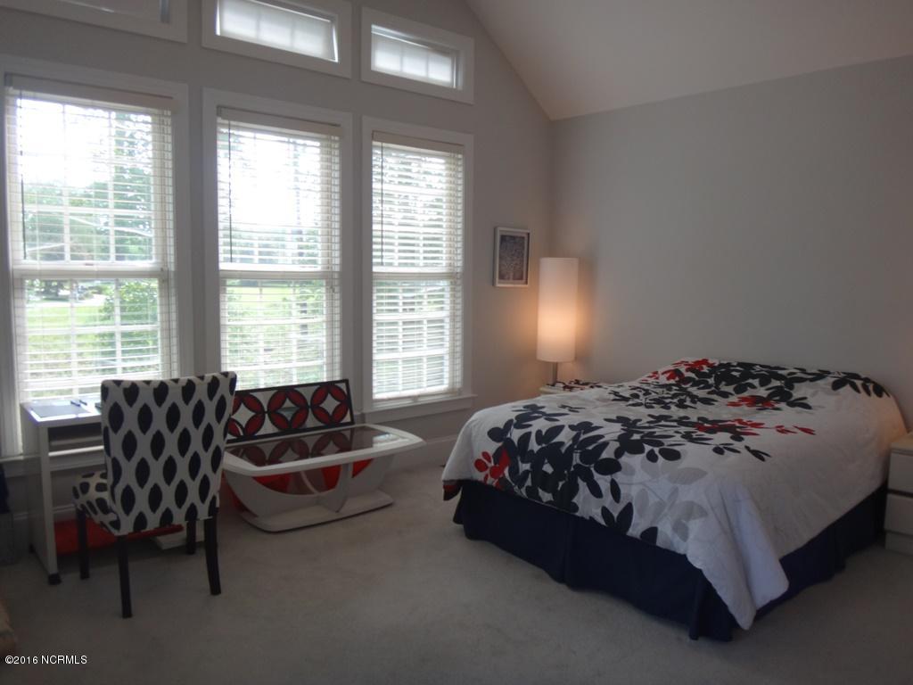 113 Bay Ridge Chocowinity, NC 27817 - Photo 14 of 27 14 Wake up in this Sunny Room