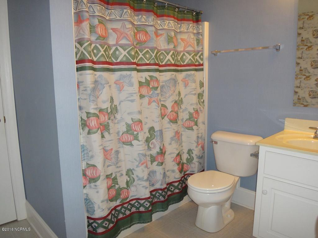 113 Bay Ridge Chocowinity, NC 27817 - Photo 17 of 27 17 Full Bath Upstairs Off Bonus Room