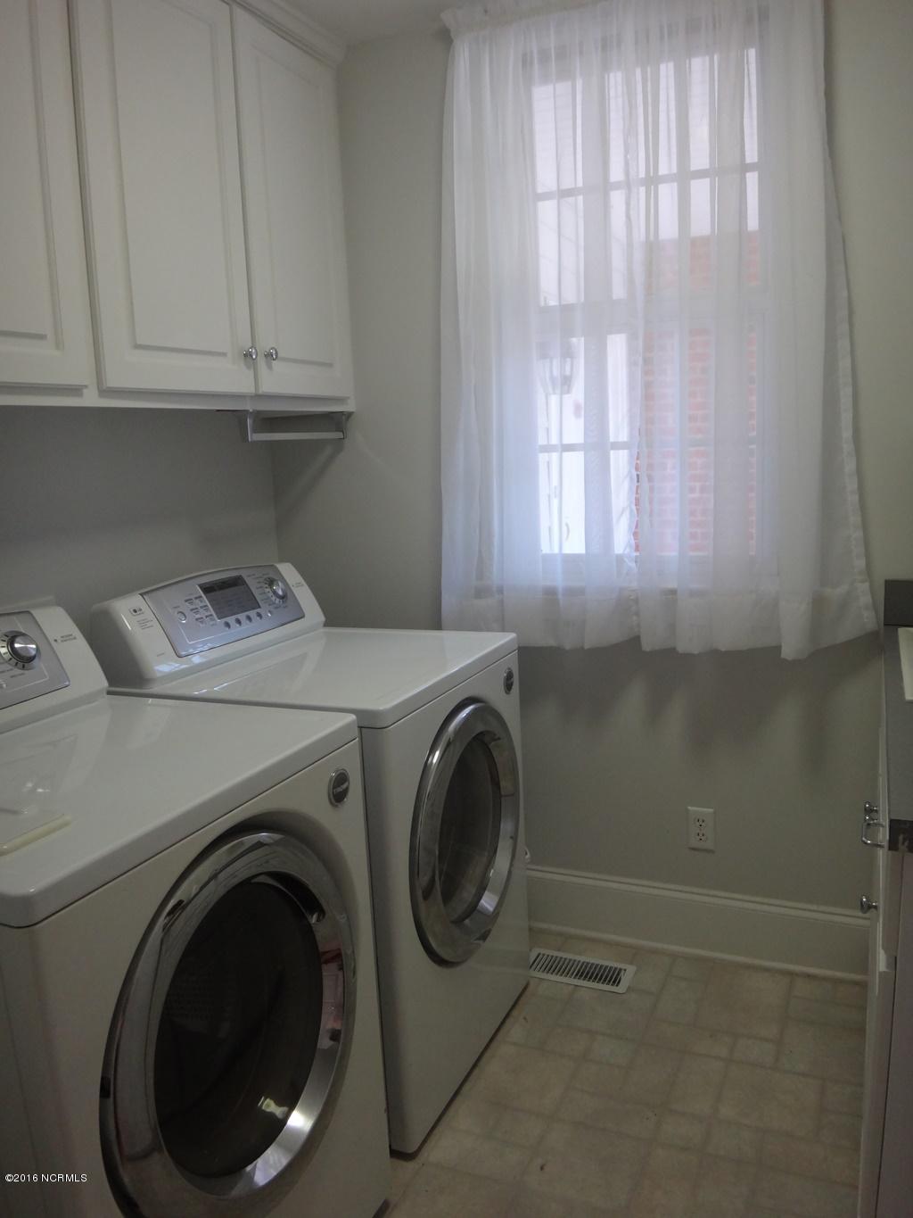 113 Bay Ridge Chocowinity, NC 27817 - Photo 22 of 27 22 Laundry Room with Washer Dryer Includ