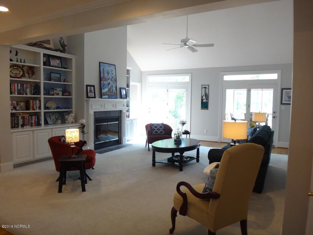 113 Bay Ridge Chocowinity, NC 27817 - Photo 6 of 27 06 Living Room with Water Views