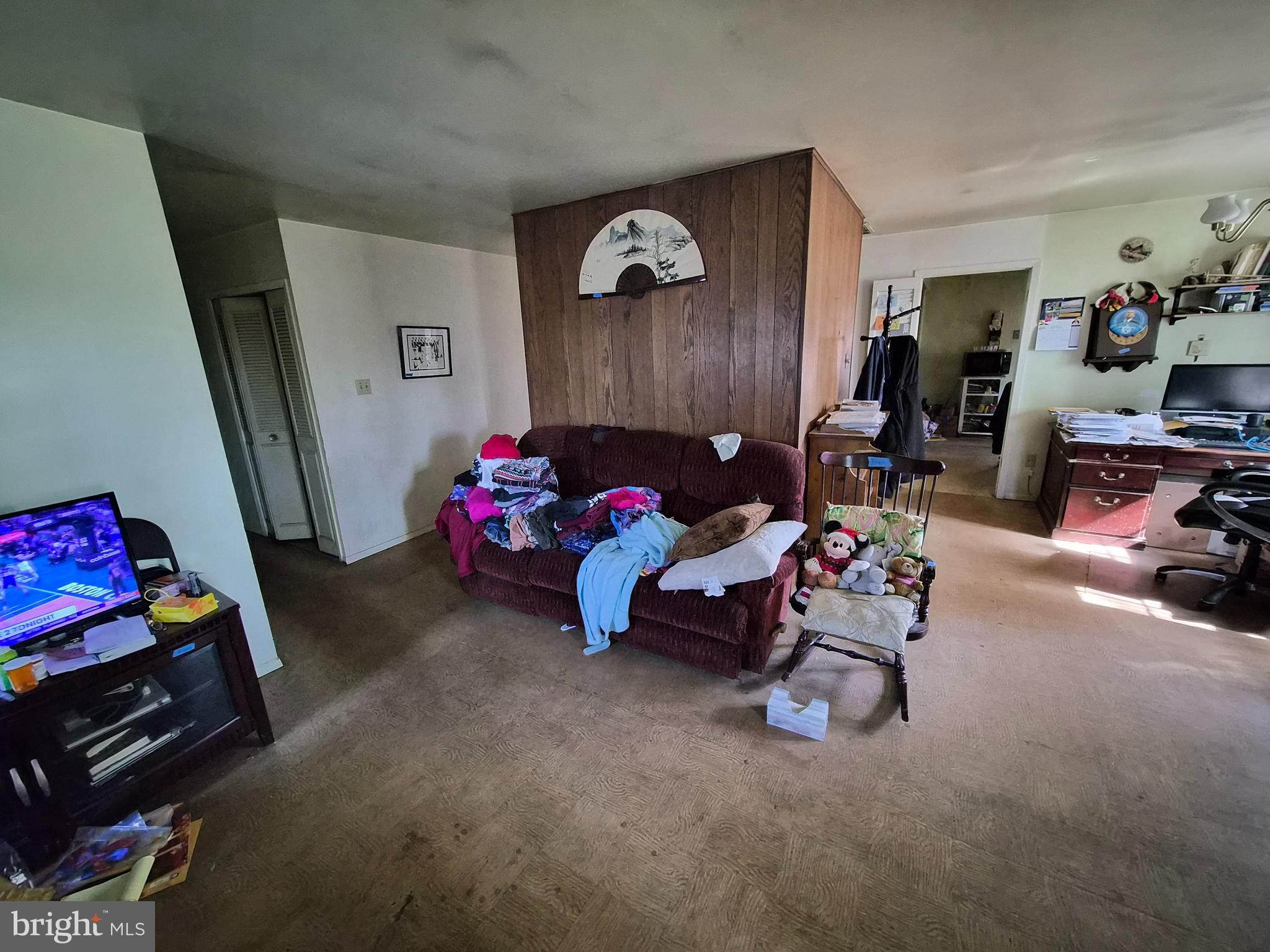 157 Edge Lane Willingboro, NJ 08046 - Photo 4 of 27 a living room with furniture and a window