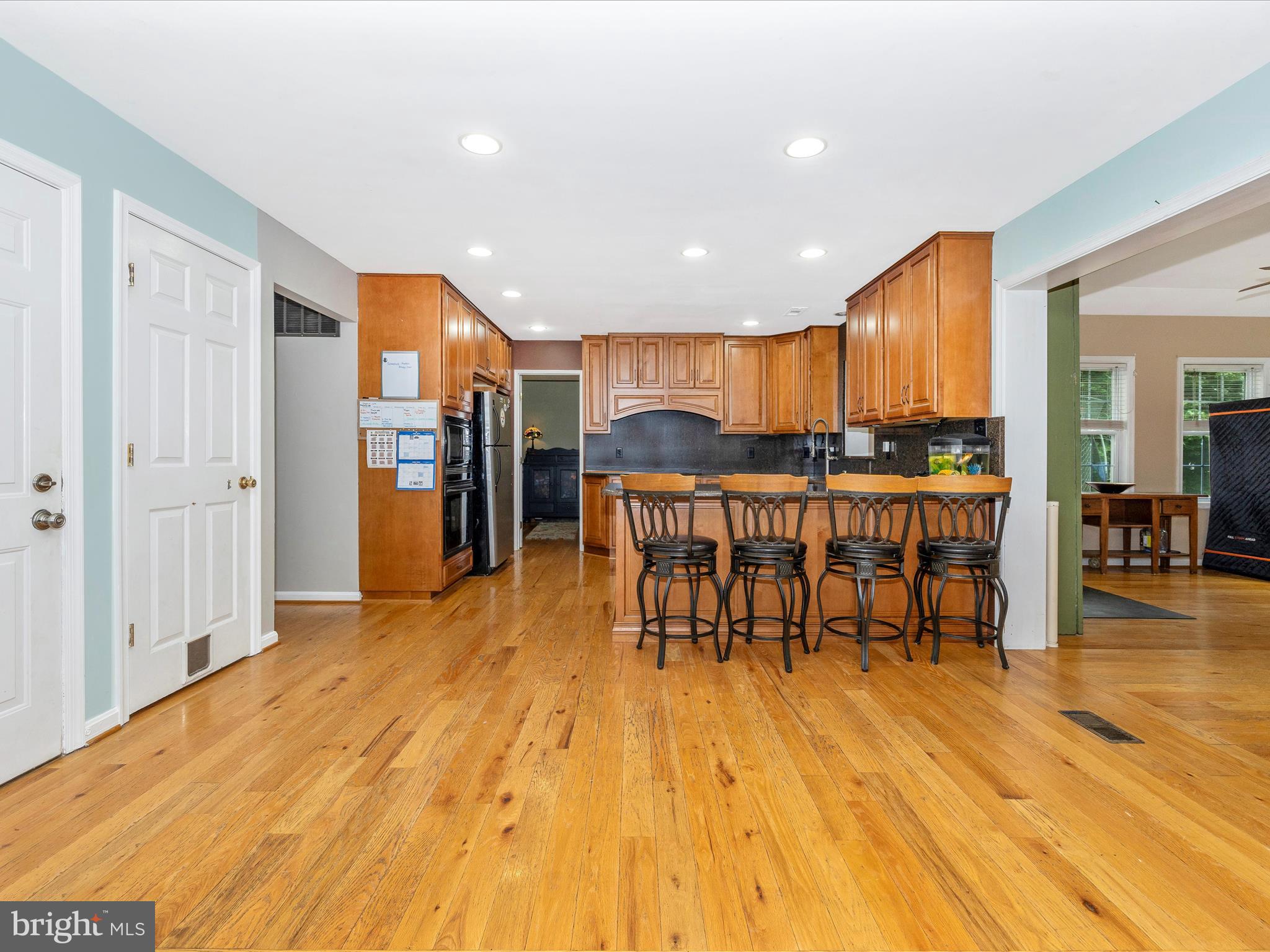 5880 Union Ridge Drive Adamstown, MD 21710 - Photo 19 of 49 a view of a kitchen with dining space