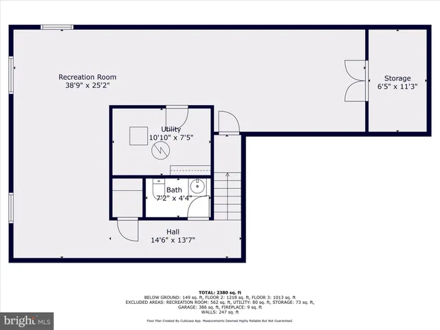 a picture of a wall with a white wall