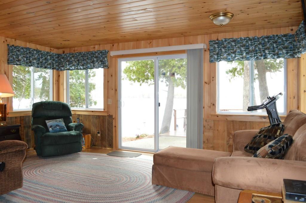 877 Transalpine Road Lincoln, ME 04457 - Photo 7 of 32 Living Room