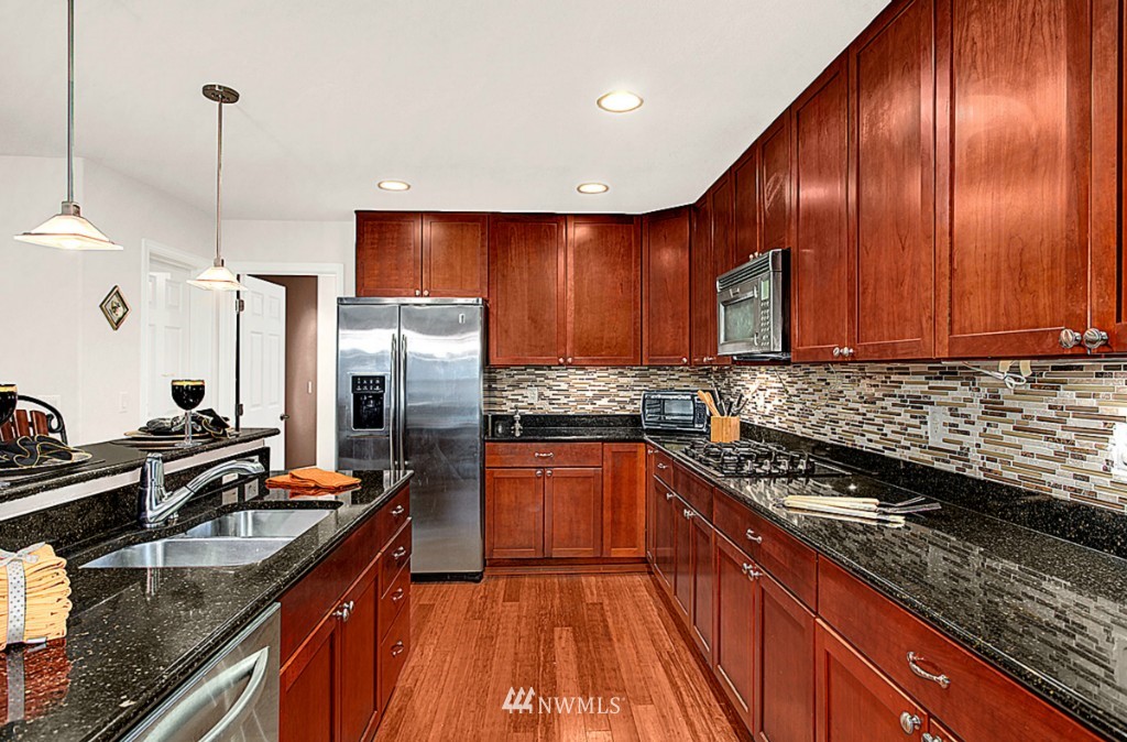 2906 Southeast 3rd Street Renton, WA 98056 - Photo 4 of 22