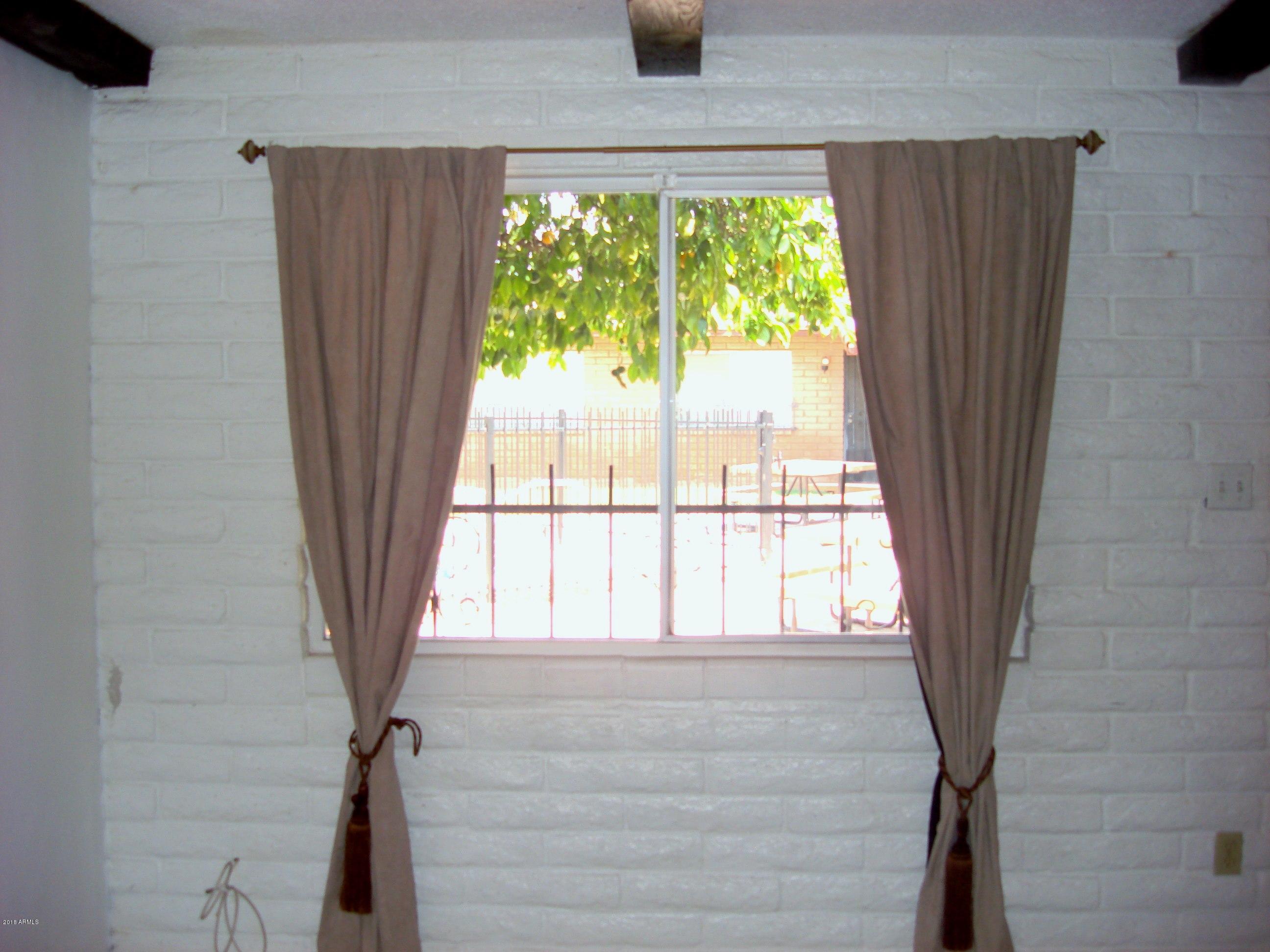 6733 North 16th Street, Unit 34 Phoenix, AZ 85016 - Photo 7 of 13 Front Room