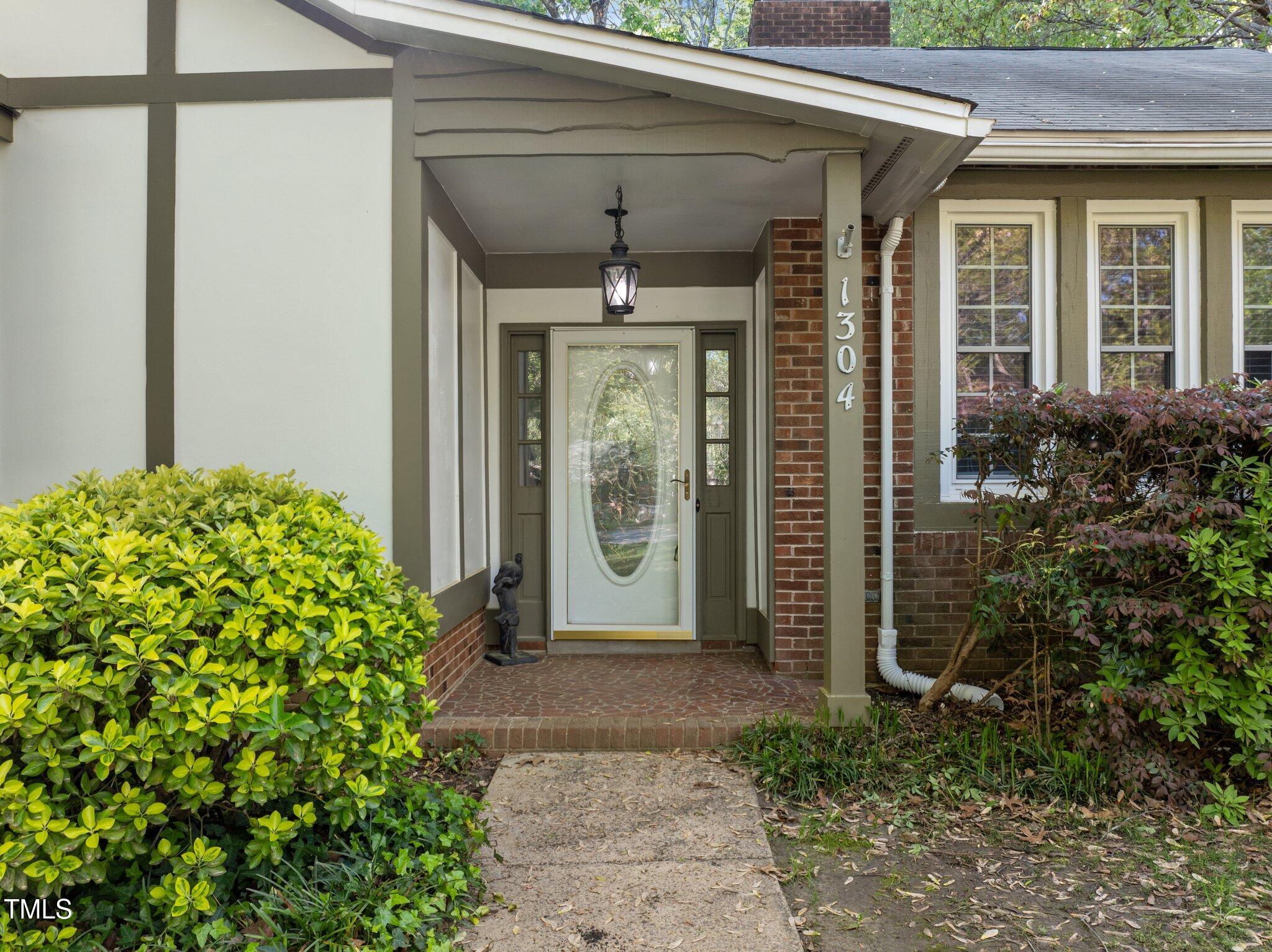 1304 Deboy Street Raleigh, NC 27606 - Photo 5 of 53 45-web-or-mls-DJI_0738