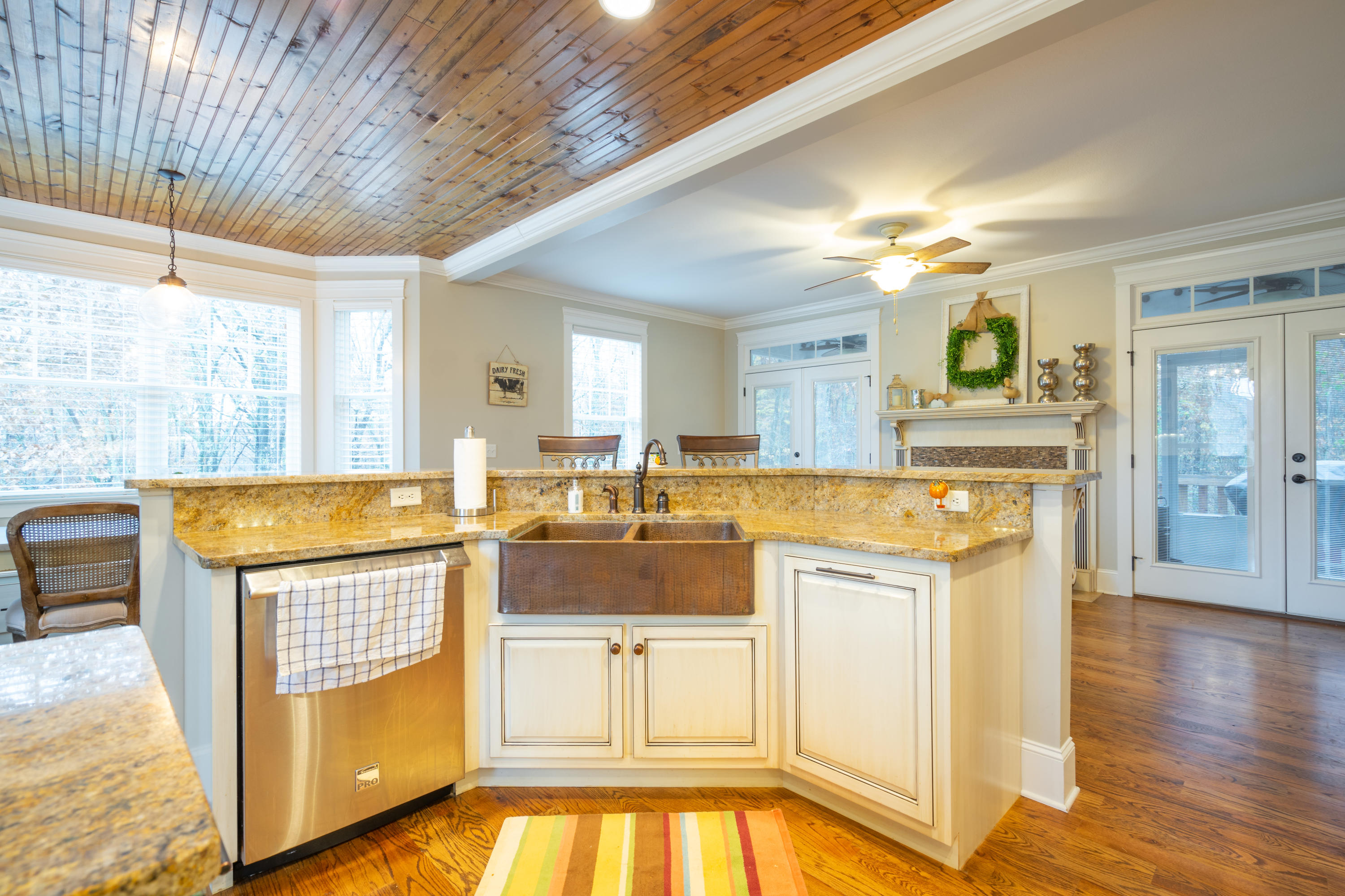 4414 Hawk Ridge Court Signal Mountain, TN 37377 - Photo 13 of 34 Kitchen