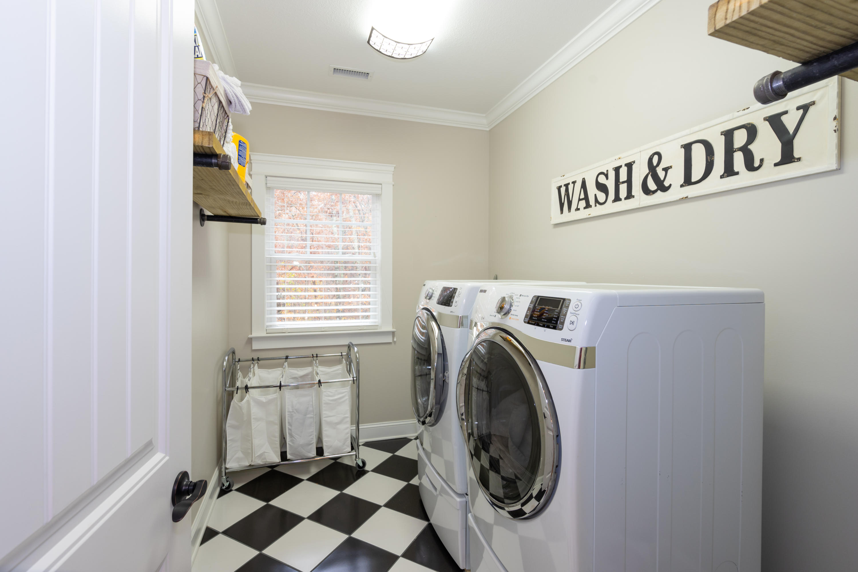 4414 Hawk Ridge Court Signal Mountain, TN 37377 - Photo 32 of 34 Laundry Room