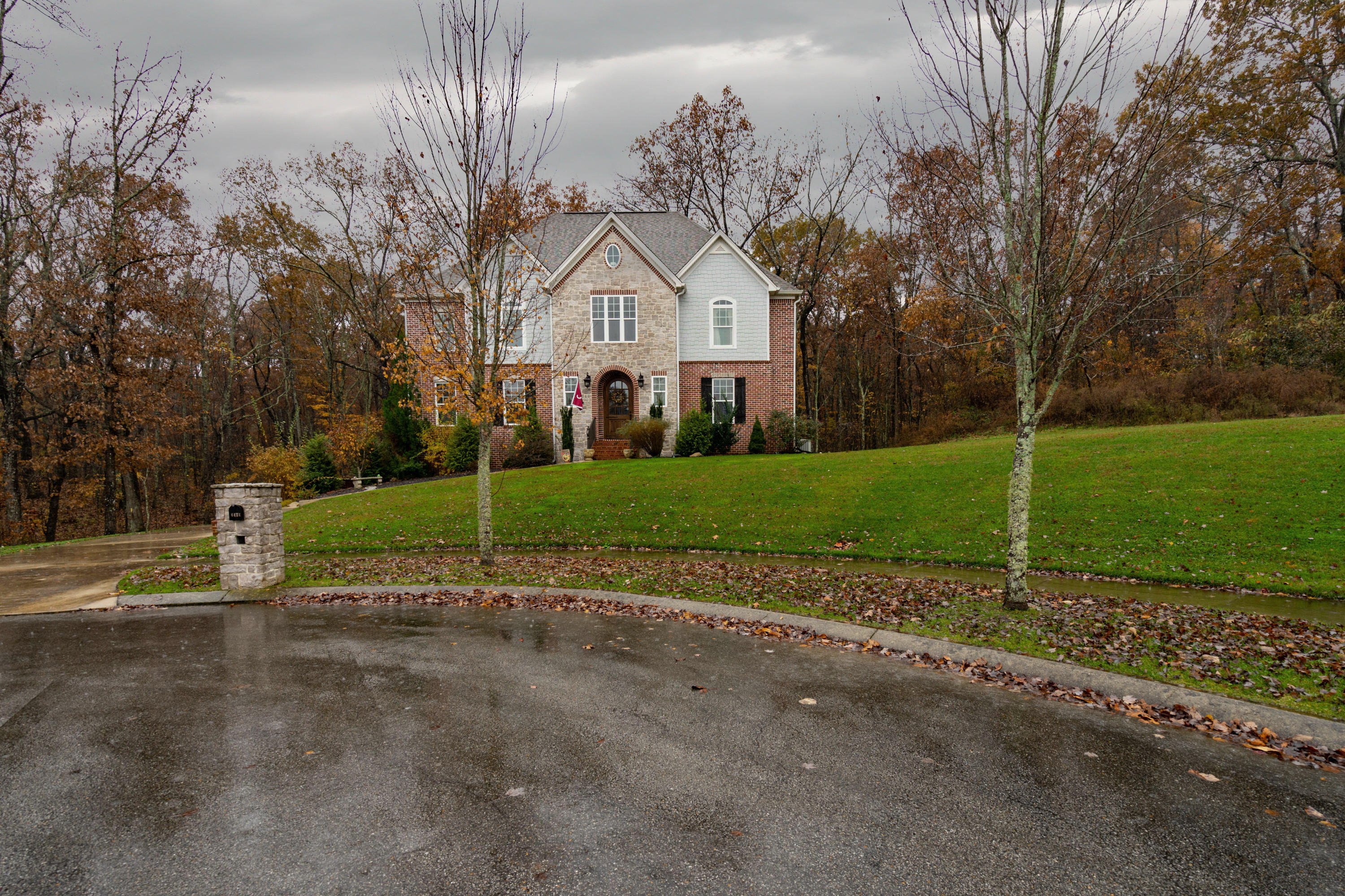 4414 Hawk Ridge Court Signal Mountain, TN 37377 - Photo 33 of 34 Front View