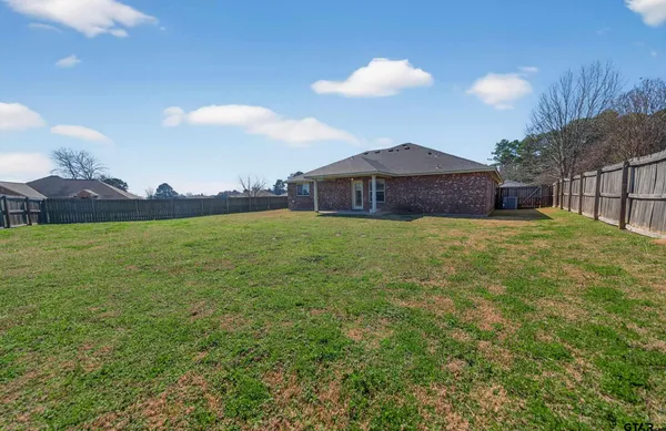 $275,000 | 106 Ally Kate Drive, Chandler, TX 75758