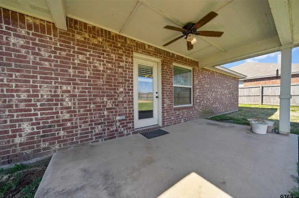 $275,000 | 106 Ally Kate Drive, Chandler, TX 75758