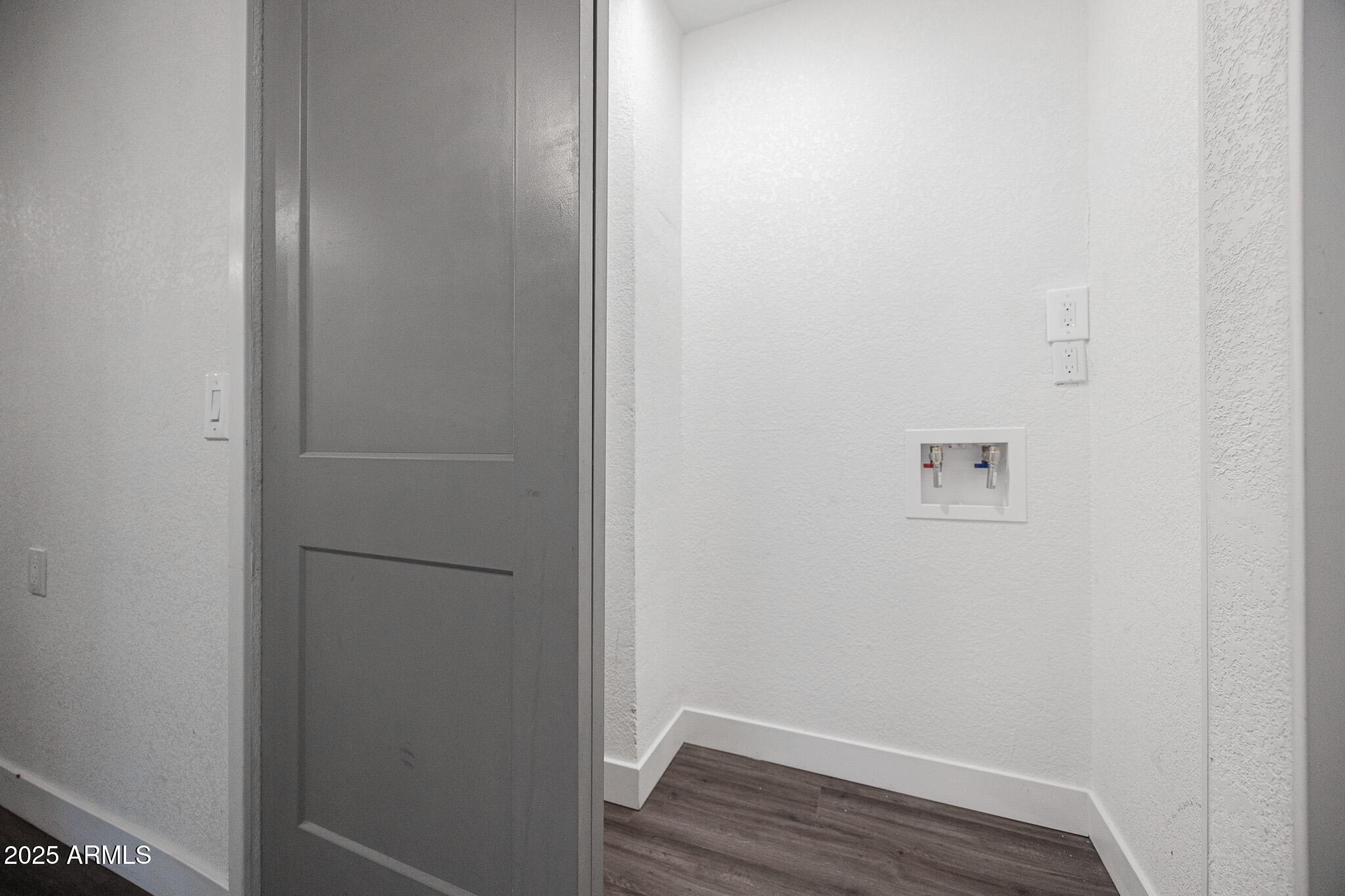 2802 North 36th Street, Unit 3 Phoenix, AZ 85008 - Photo 19 of 23 a view of a small space