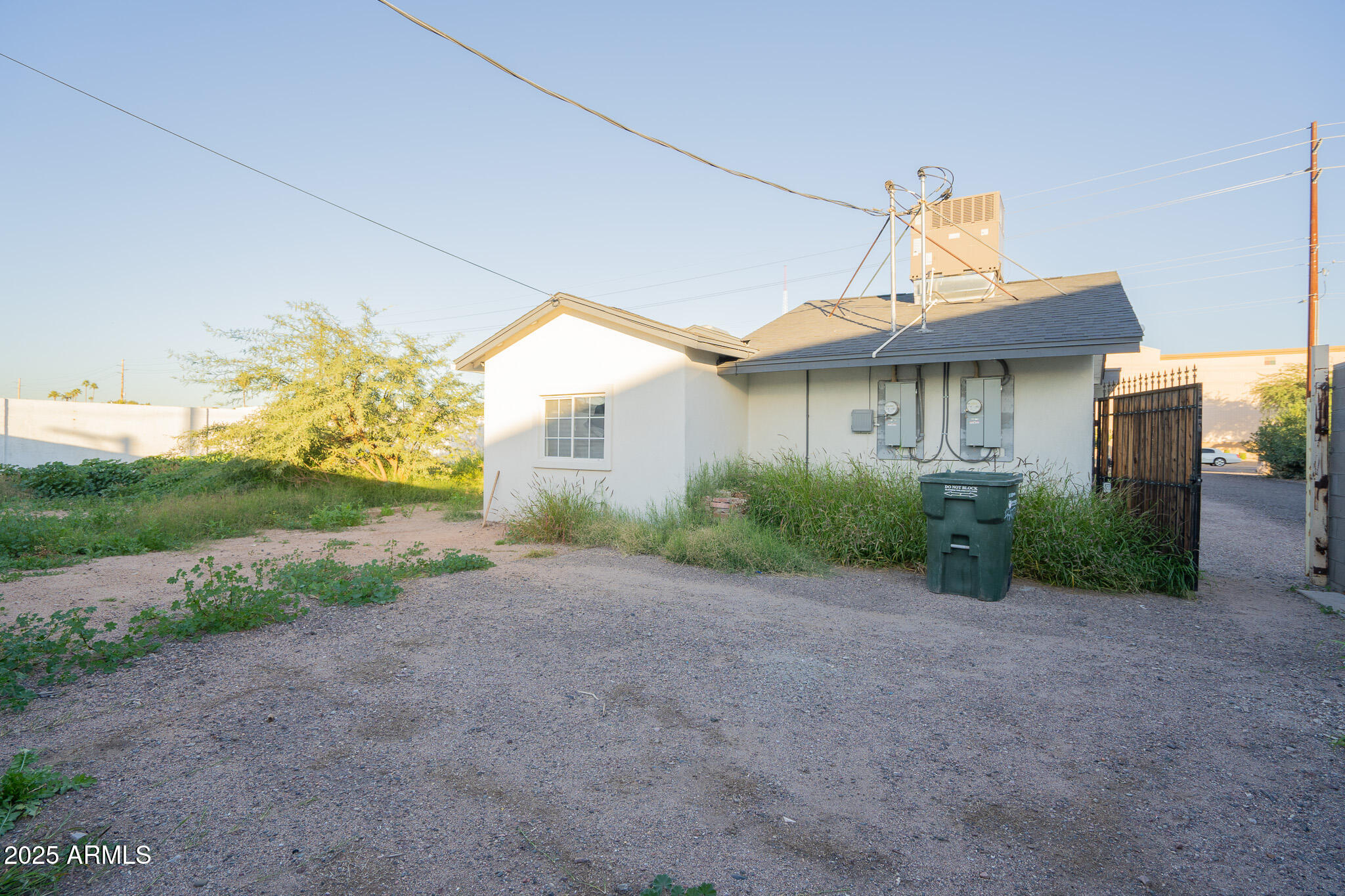 2802 North 36th Street, Unit 3 Phoenix, AZ 85008 - Photo 20 of 23 a view of a out door of the house