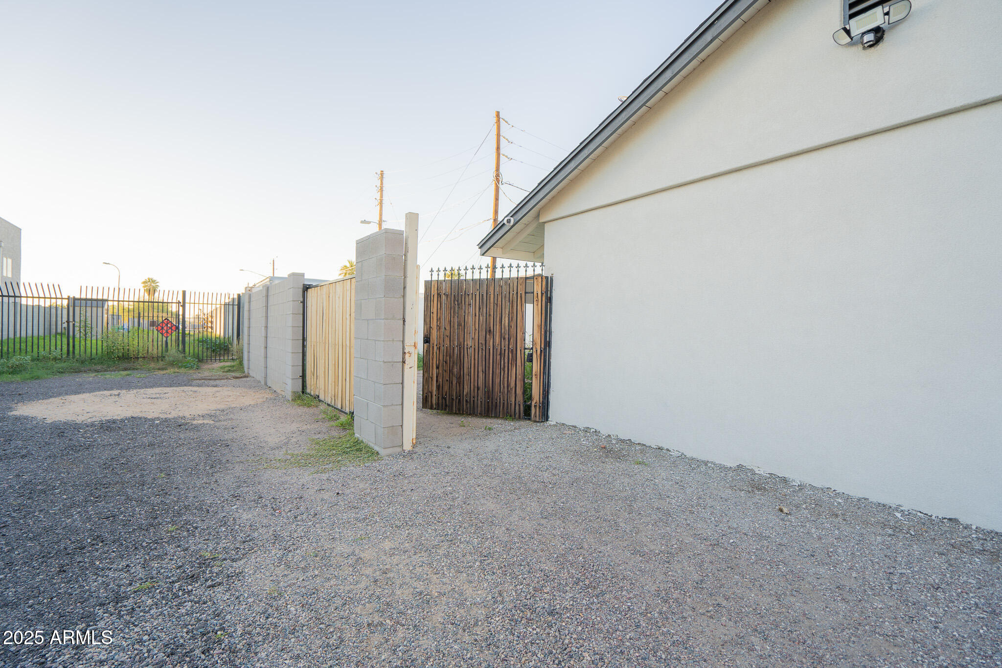 2802 North 36th Street, Unit 3 Phoenix, AZ 85008 - Photo 23 of 23 a view of a house with a backyard