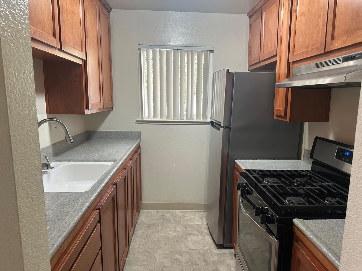 1925 Donner Avenue, Unit 4 Davis, CA 95618 - Photo 8 of 19